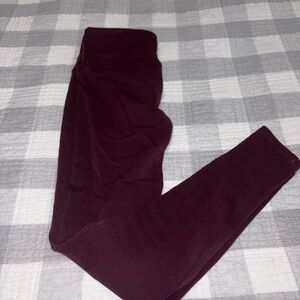 Lululemon Reveal Leggings – Burgundy (Perforated Detail)